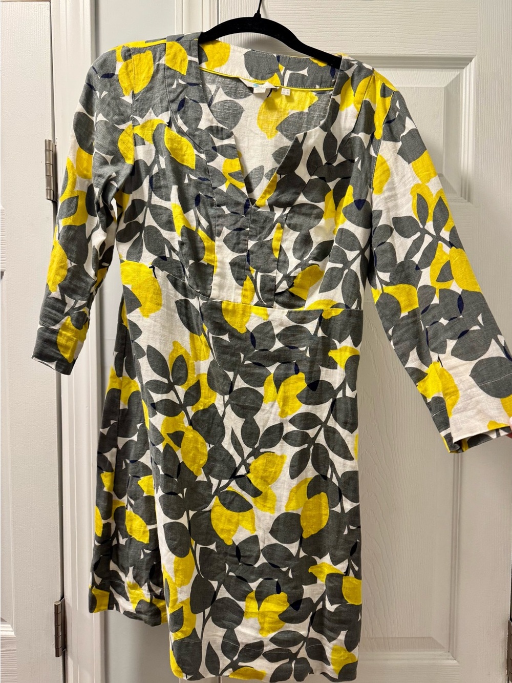 Boden Women’s Floral V-Neck Shift Dress in Yellow and Gray